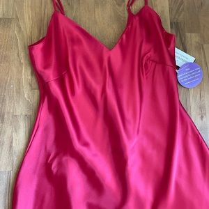 Deep Red Floor-length Formal Dress